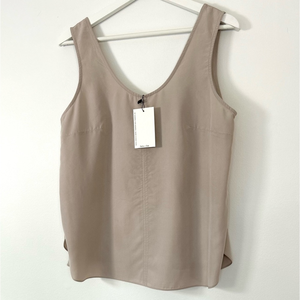 Eco Responsible D&O Top_Light Taupe